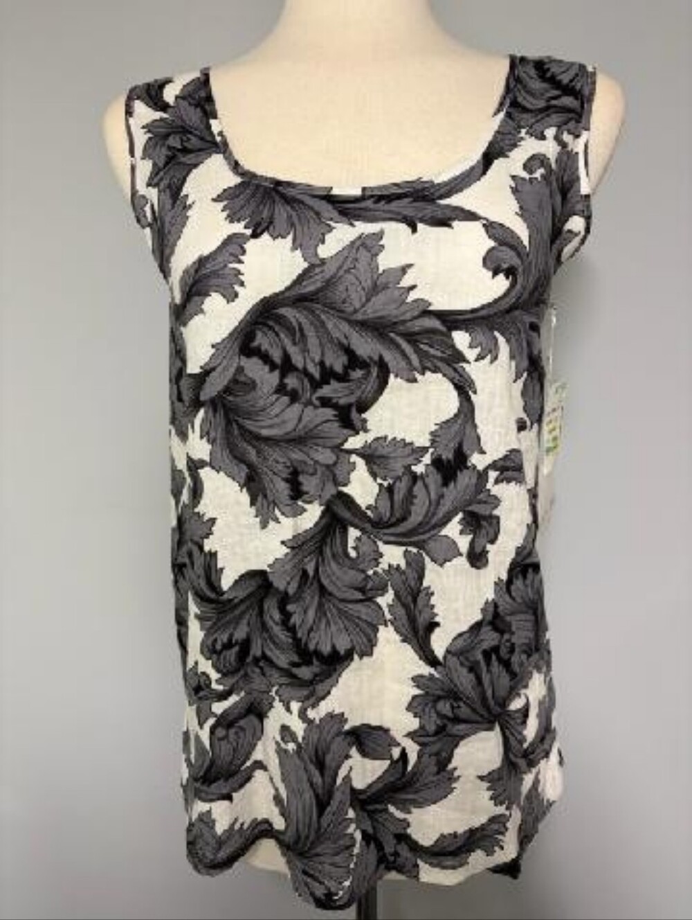 NWT Linen Rebecca Reid Collection Sleeveless Black & White Floral-Print Top